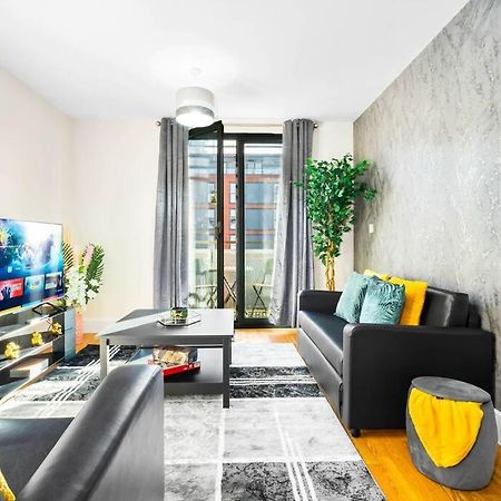 Modern Arcadian Centre Apartment By Azura Nights Birmingham Exterior photo