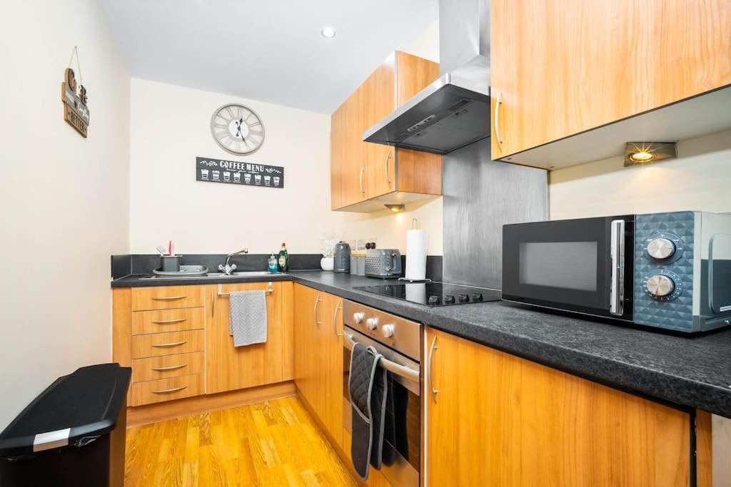Modern Arcadian Centre Apartment By Azura Nights Birmingham Exterior photo