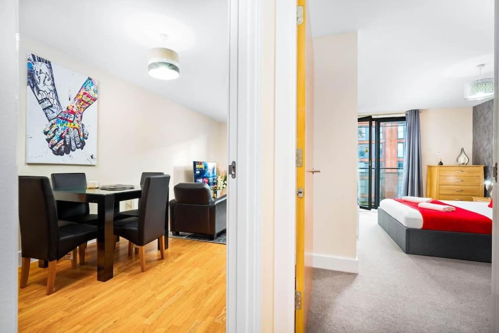 Modern Arcadian Centre Apartment By Azura Nights Birmingham Exterior photo