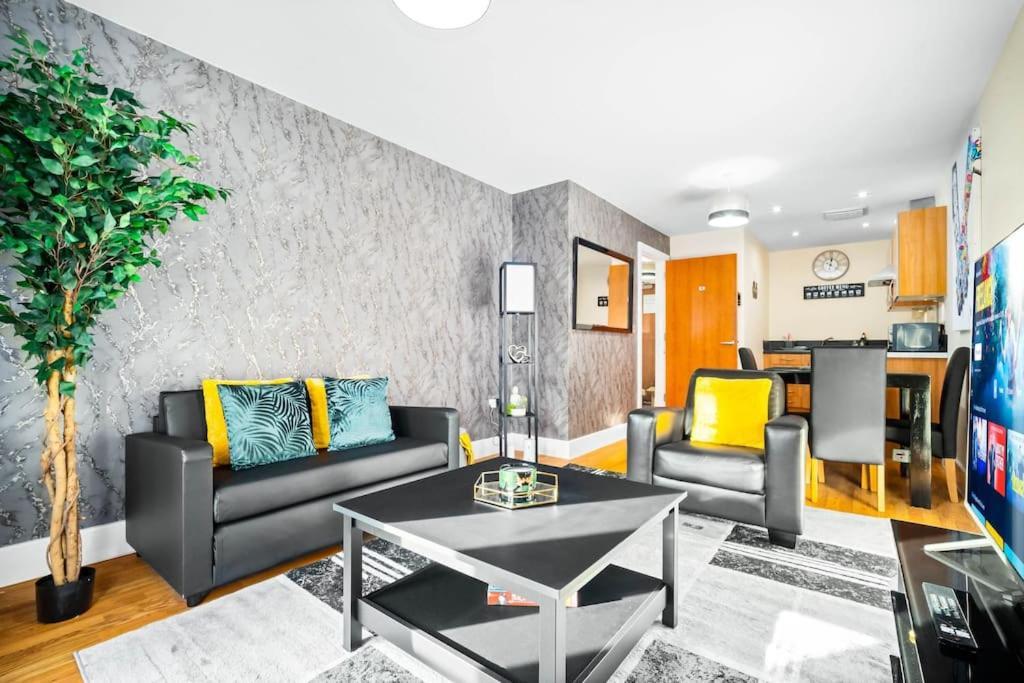 Modern Arcadian Centre Apartment By Azura Nights Birmingham Exterior photo